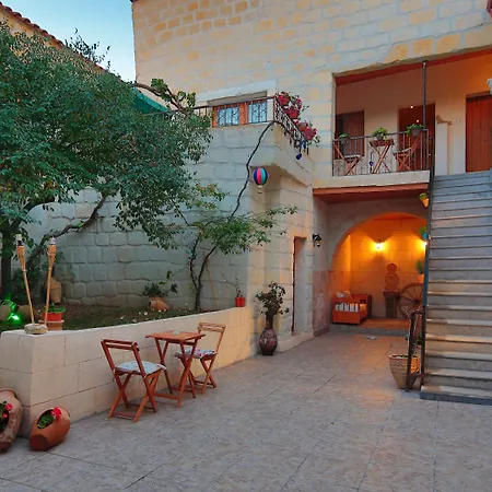 Sakli Cappadocia Hotel&restaurant ゲストハウス ウチヒサール